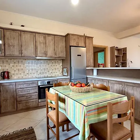 Village Heaven 키파리씨아