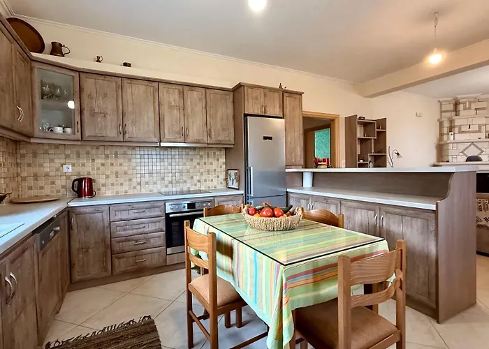 Village Heaven Kyparissia